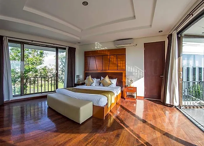 Uma Girasole Villa *